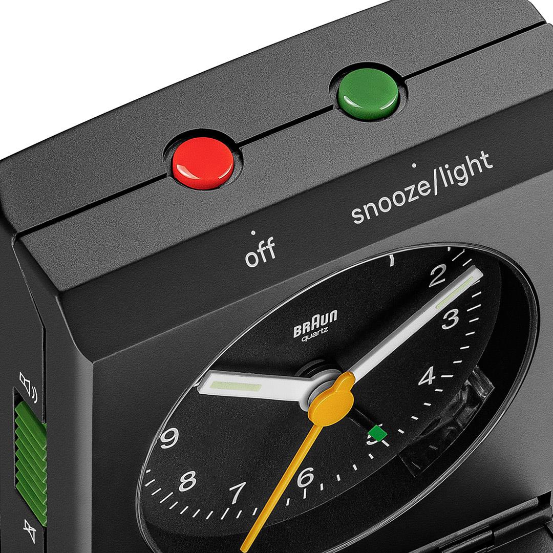 BC05 Braun travel analogue alarm clock - black – Braun Clocks & Watches