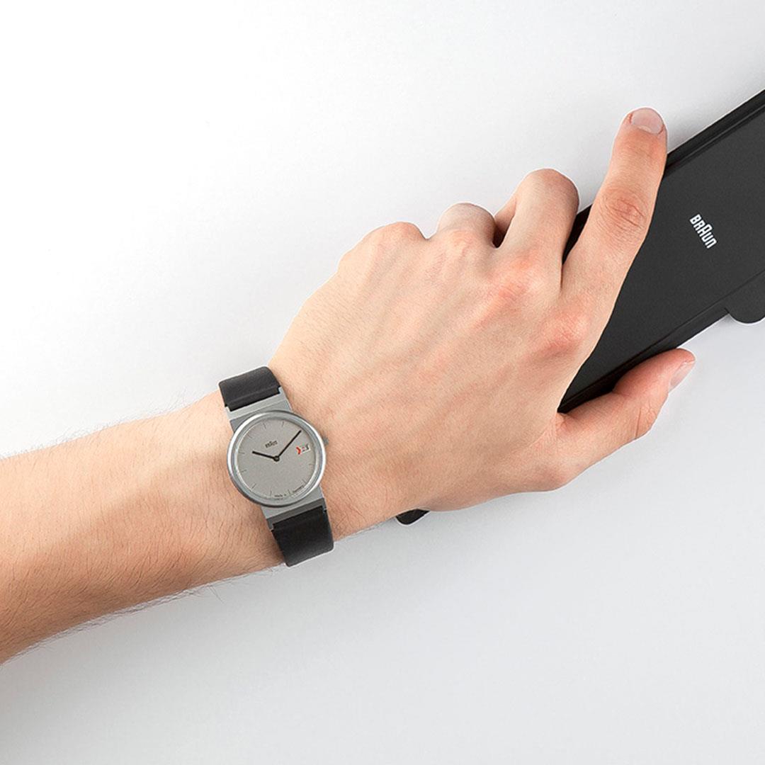 Braun Analogue Alarm Clock AW10 Braun Classic Watch Black Dial